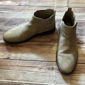 BKE Men's Size 12 Tan Leather Chelsea Boots Lug Sole Pull On Ankle